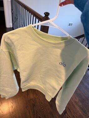 ALO Yoga Mint Green Cropped Crew Sweatshirt